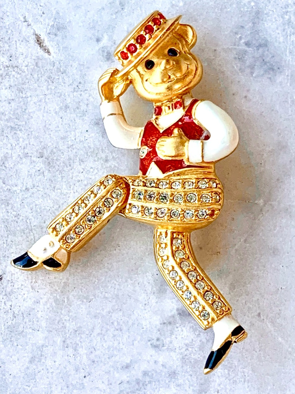 BOB MACKIE ARTICULATING HIGH KICK BEAR Gold Tone Red & White Brooch VINTAGE 90’s